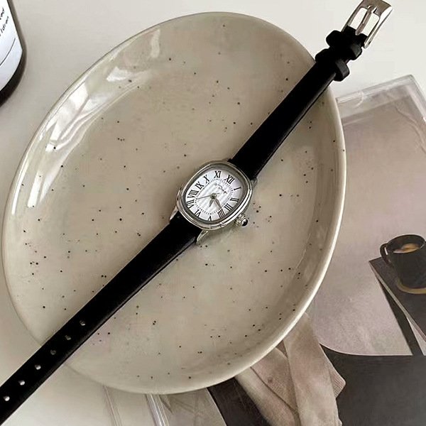 Women's Retro Roman Leather Band Lux Watch - Image 2
