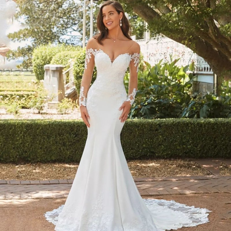 Chic Backless Lace Fishtail Wedding Dress - Image 7
