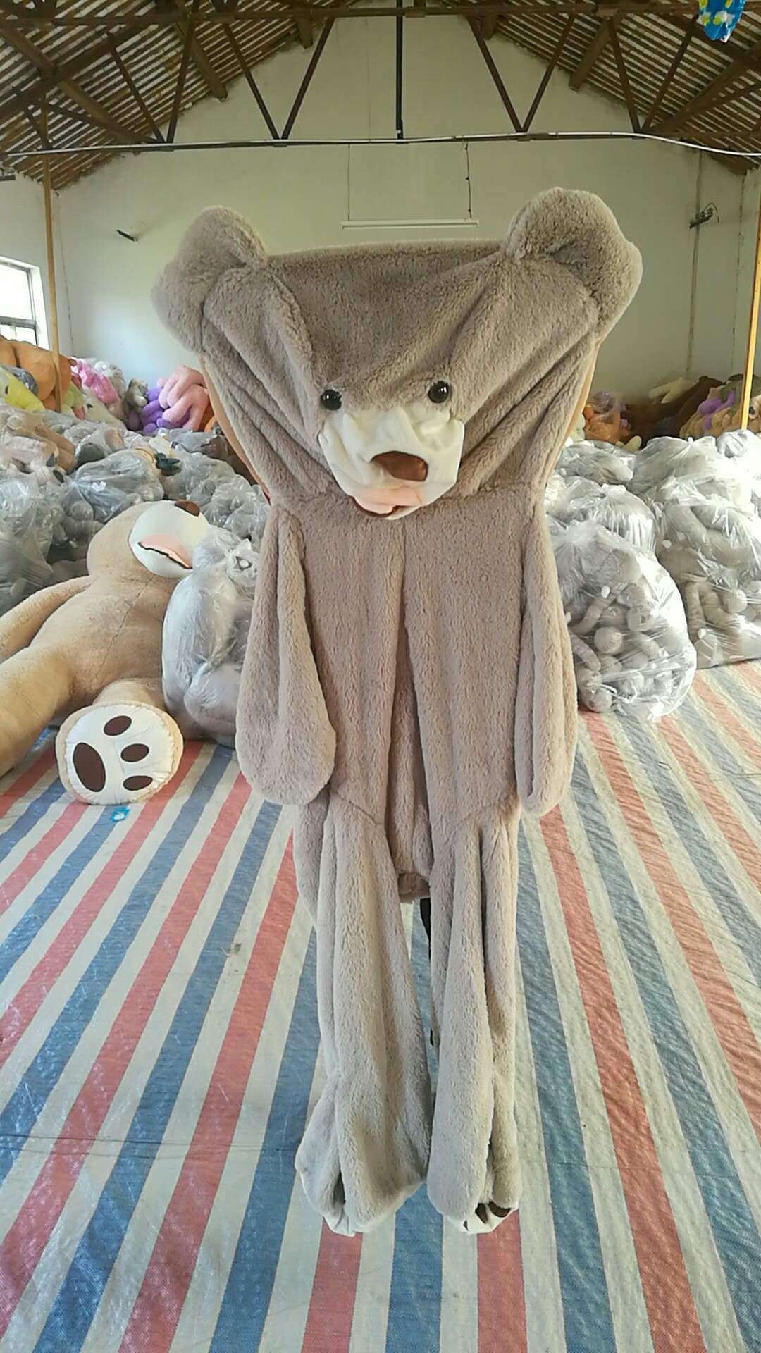 Giant Soft Cuddly Teddy Bear Plush Toy - Image 3