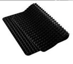 Non-Stick Silicone Pyramid Baking Mat Tray - Image 8